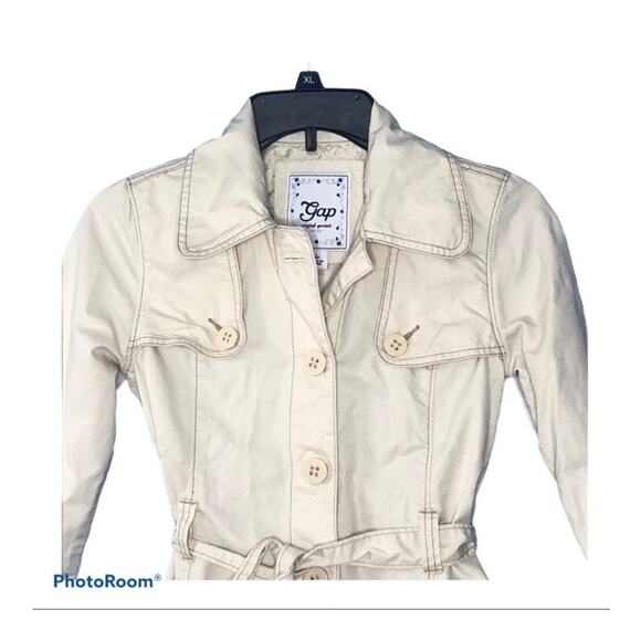GAP Original Vintage Trench Coat JR Large Cream Ruffle Hem Belted Timeless Style - Picture 4 of 16